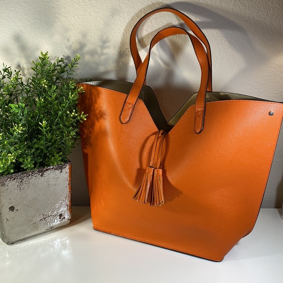nieman marcus Handbags - Nieman Marcus Oversized Tote Orange with Gold Interior